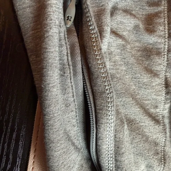 Lululemon Gray Quarter Zip Pullover Pink Accent Athletic Top Size 8 - Picture 8 of 8